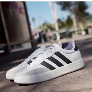 Adidas Barreda Women's Size 7 Classic Black and White Sneakers